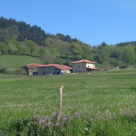 Pikatzaenea Country house *